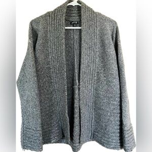Apt 9 gray cardigan sweater. Warm, thick and cozy. Women’s Size PL